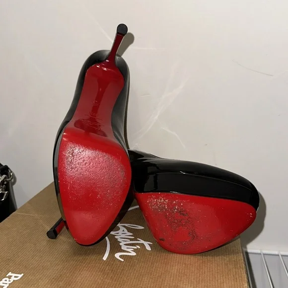 Red bottom Pumps Christian loubs Heels